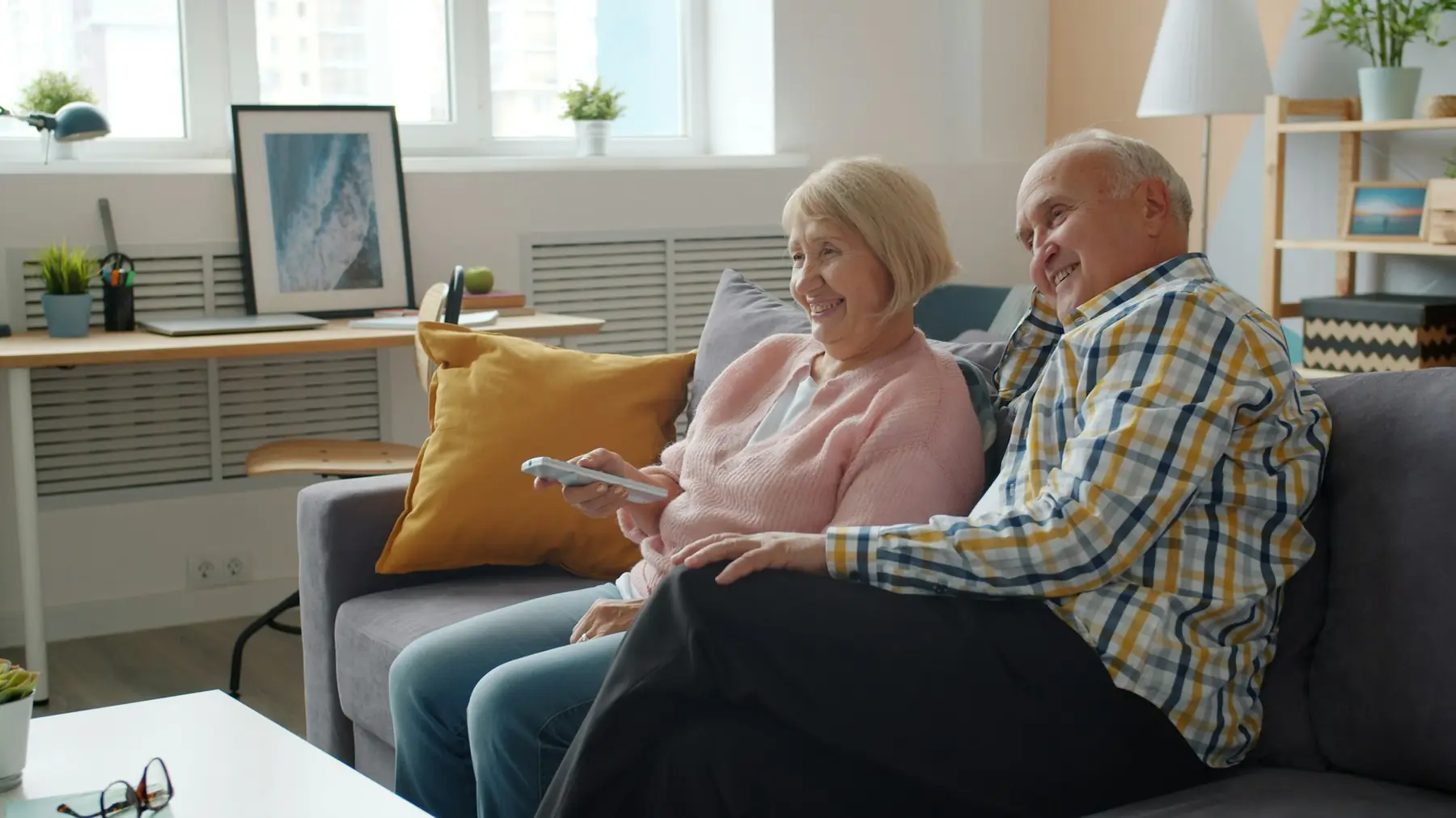 Evening in the living room with IPTV Rapid